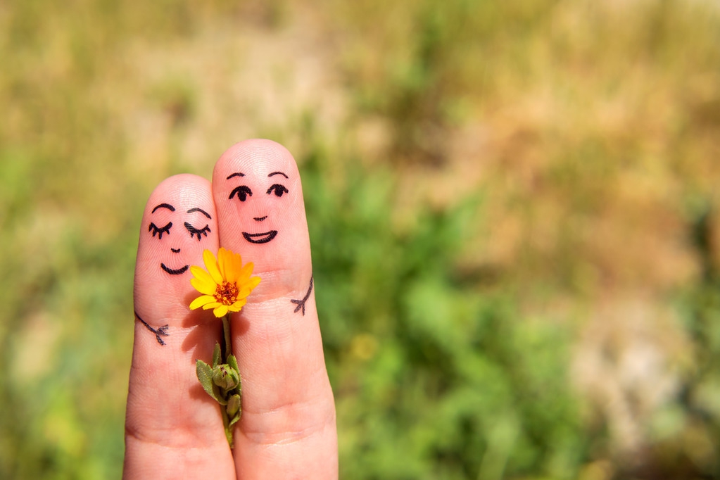 异地恋疑神疑鬼是错的吗,异地恋男朋友分开久了疑神疑鬼