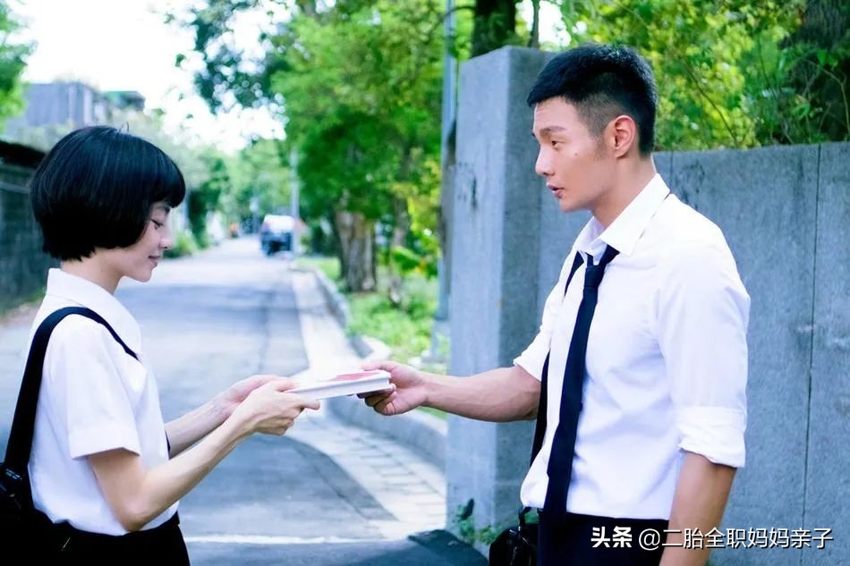 学生谈恋爱家长怎么处理,高中谈恋爱双方家长该怎样解决