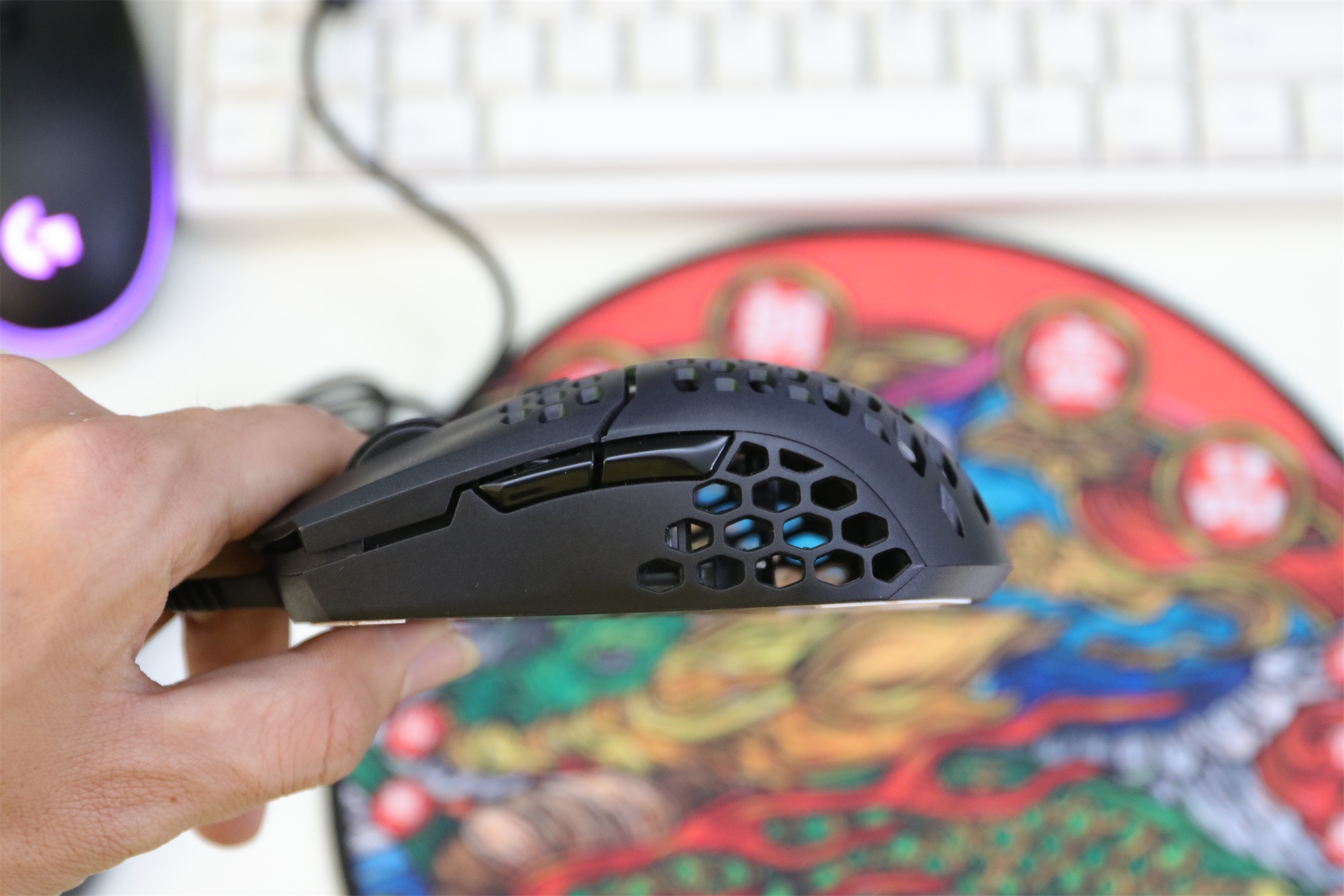 轻量化鼠标性价比推荐,200到300无线轻量化鼠标