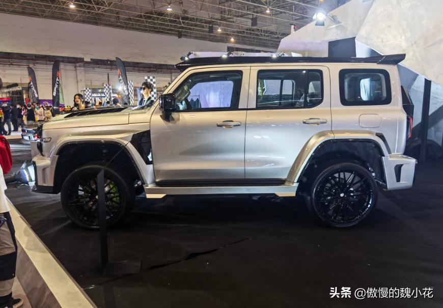 火星城市版“坦克300”正式官宣，套件售价1.98万，配玻璃引擎盖