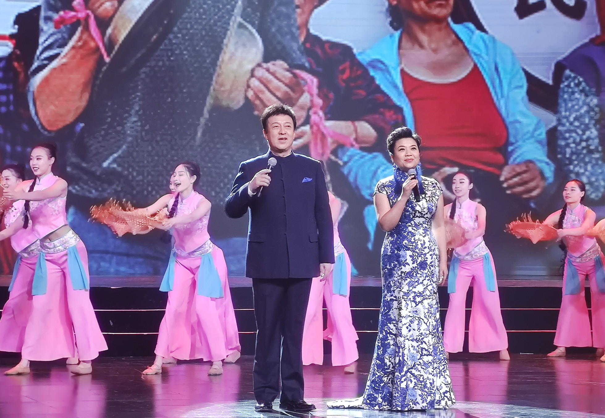 张也与吕继宏是情侣关系吗 (张也吕继宏两个人唱歌)