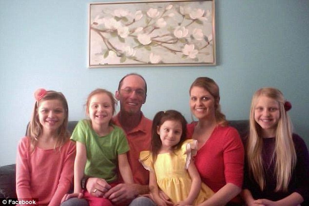 母子变身成父女,母女变闺蜜父子变成兄弟