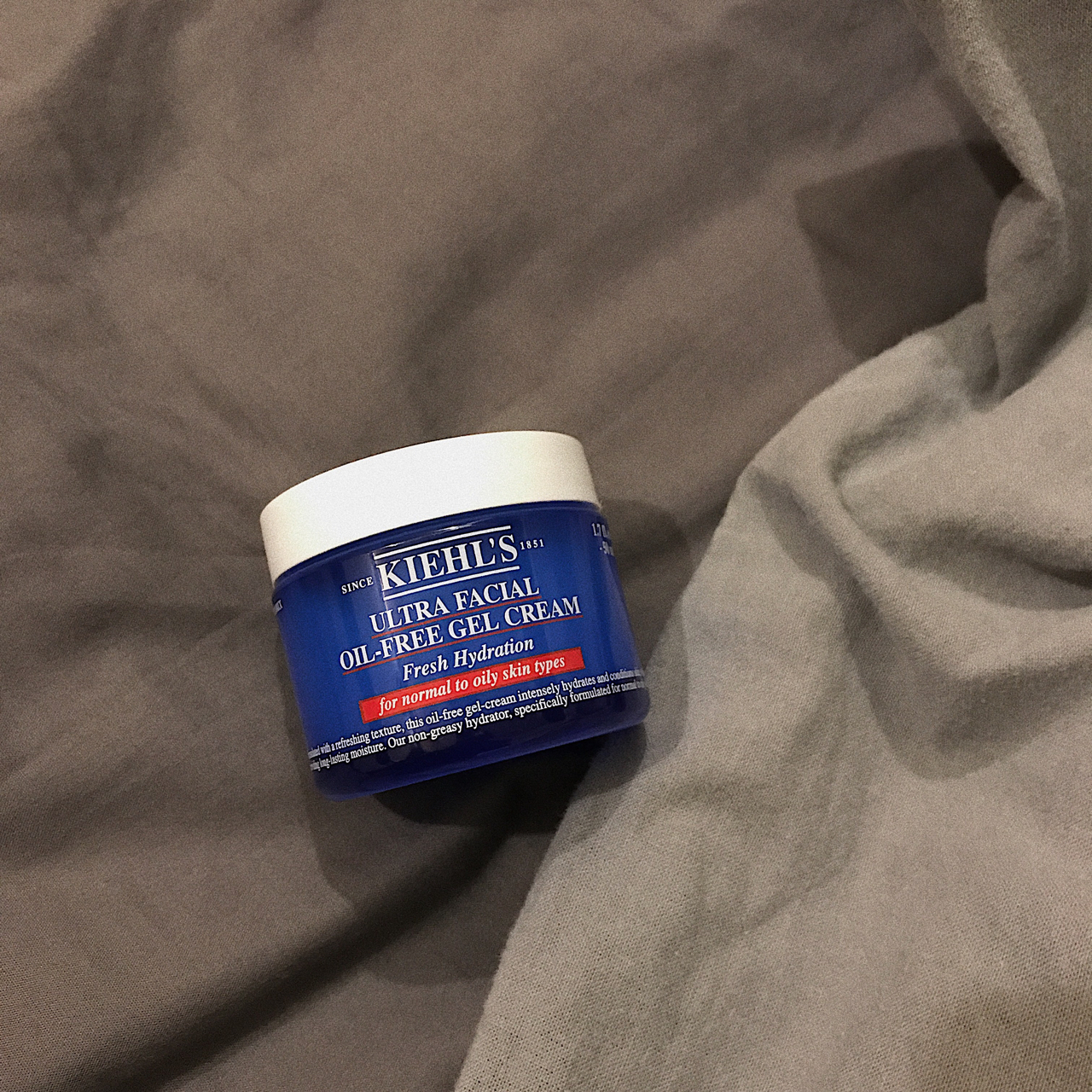 干性皮肤更容易衰老,干性皮肤显得特别老