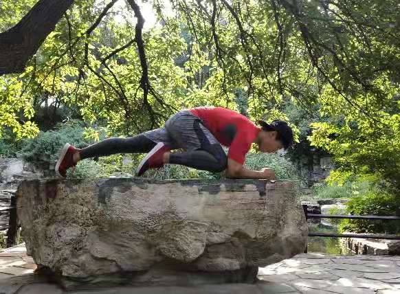 马甲线平板支撑能练成吗,马甲线单单平板支撑可以练出来吗