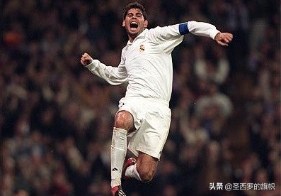 不想进球的后卫,足球历史上攻防一体的边后卫