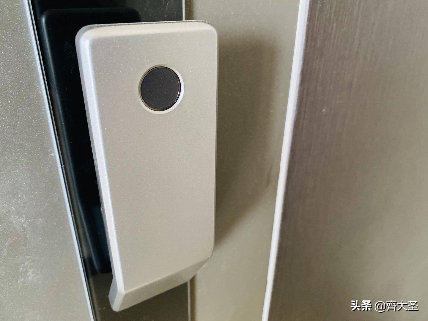 普通入户门怎么改装智慧门,入户门二次安装