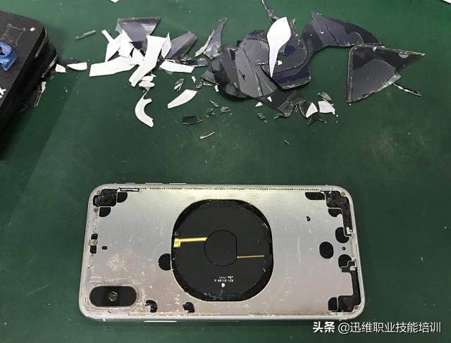iphonex进水屏幕不亮手机无信号,苹果x进水报错4013维修思路