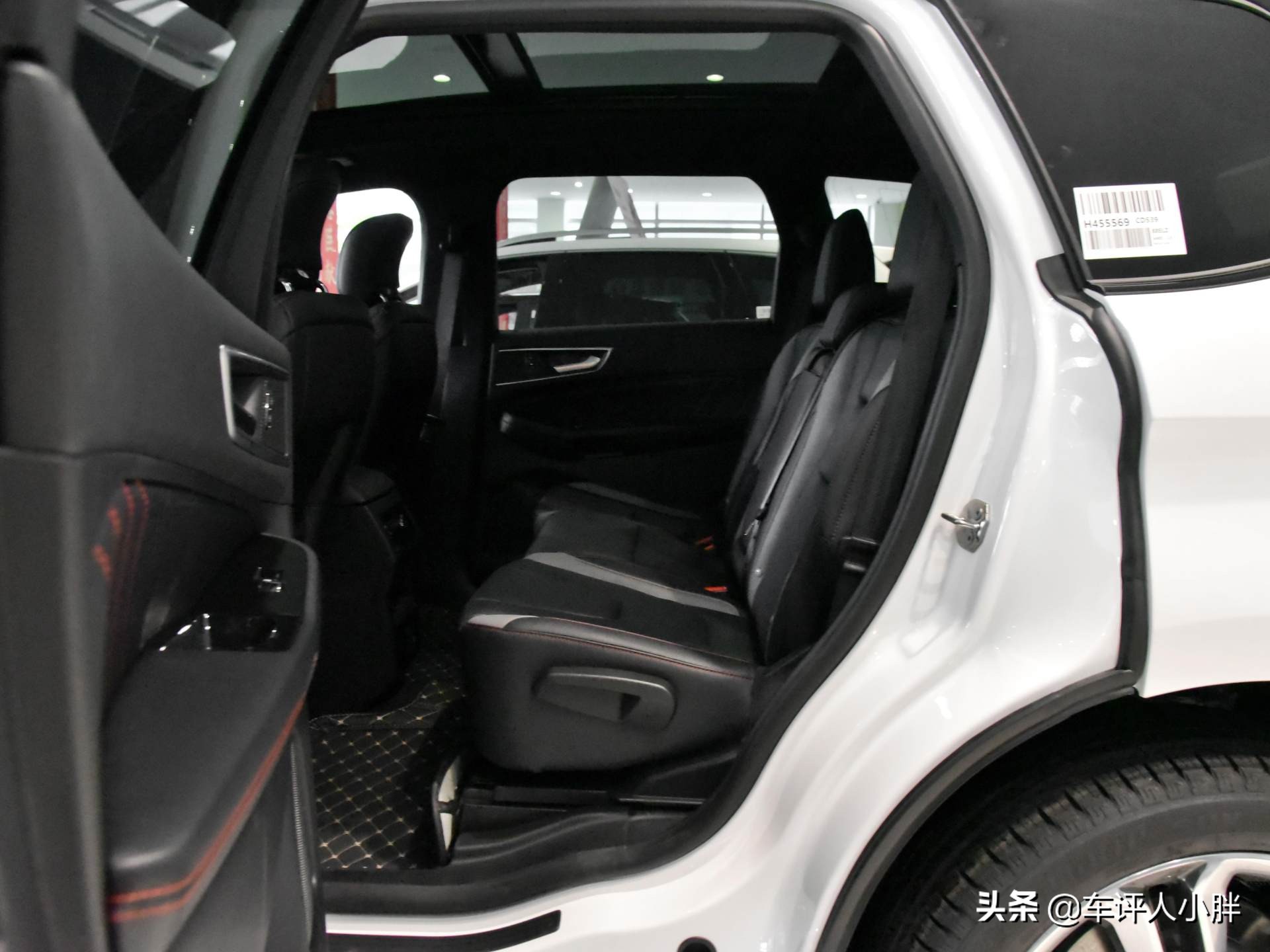 6年检车之后，7座布局的SUV可以考虑了，带你看锐界