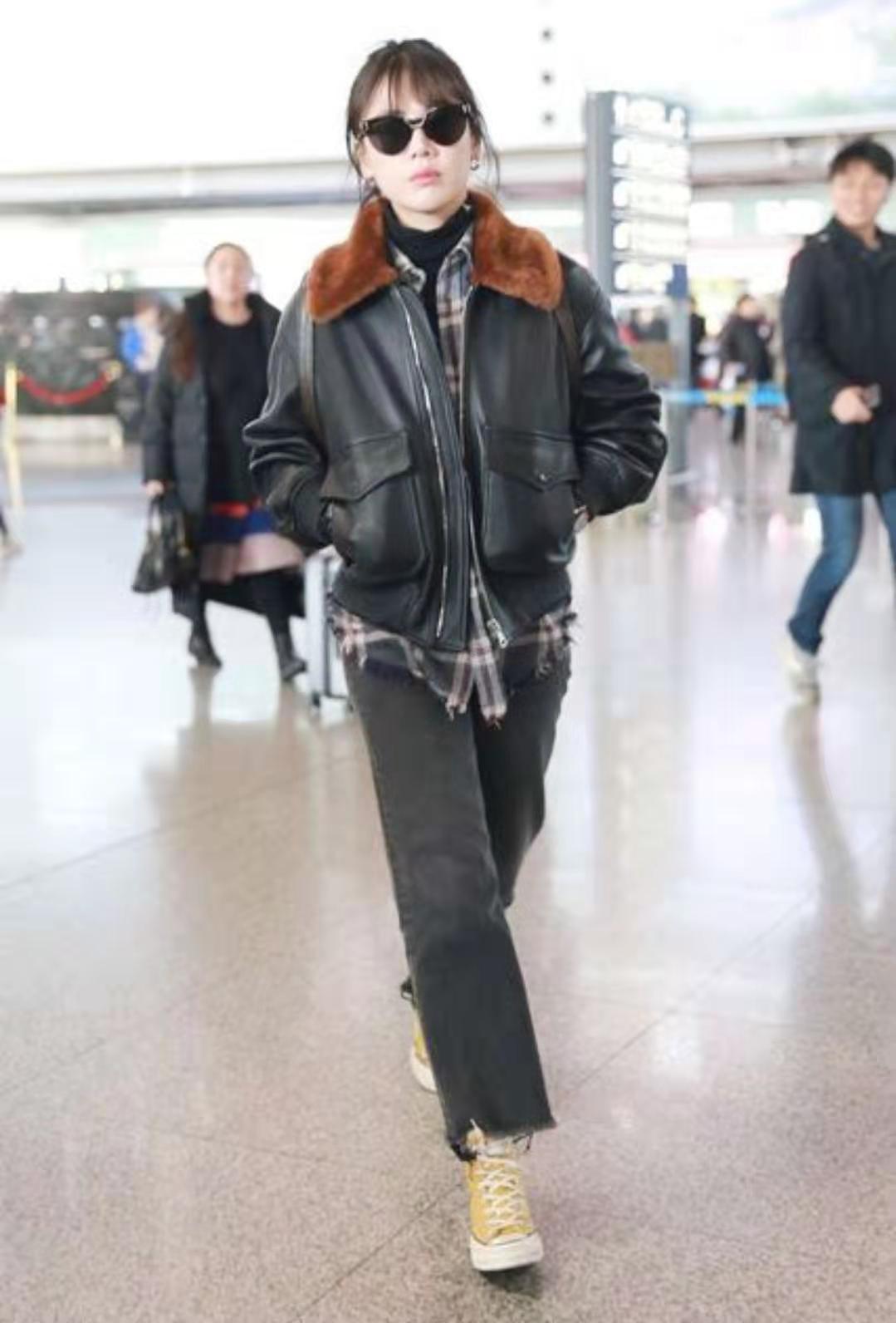 马思纯蓝色礼服现身,马思纯街边美照黑夹克