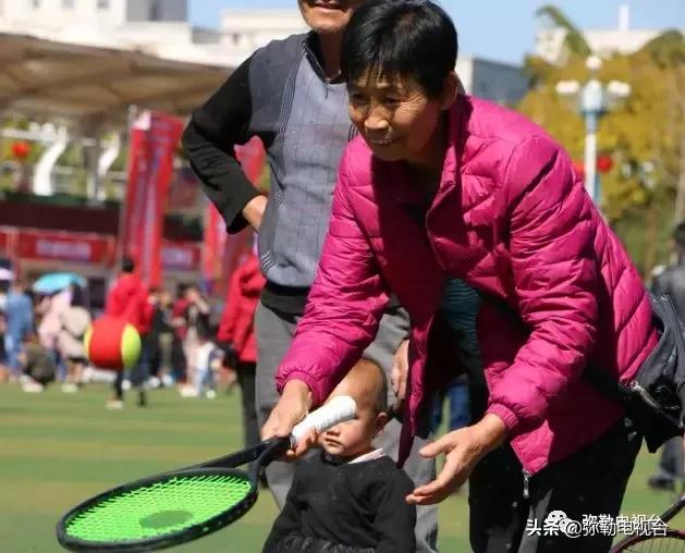 昆明弥勒人山人海,来弥勒玩人山人海