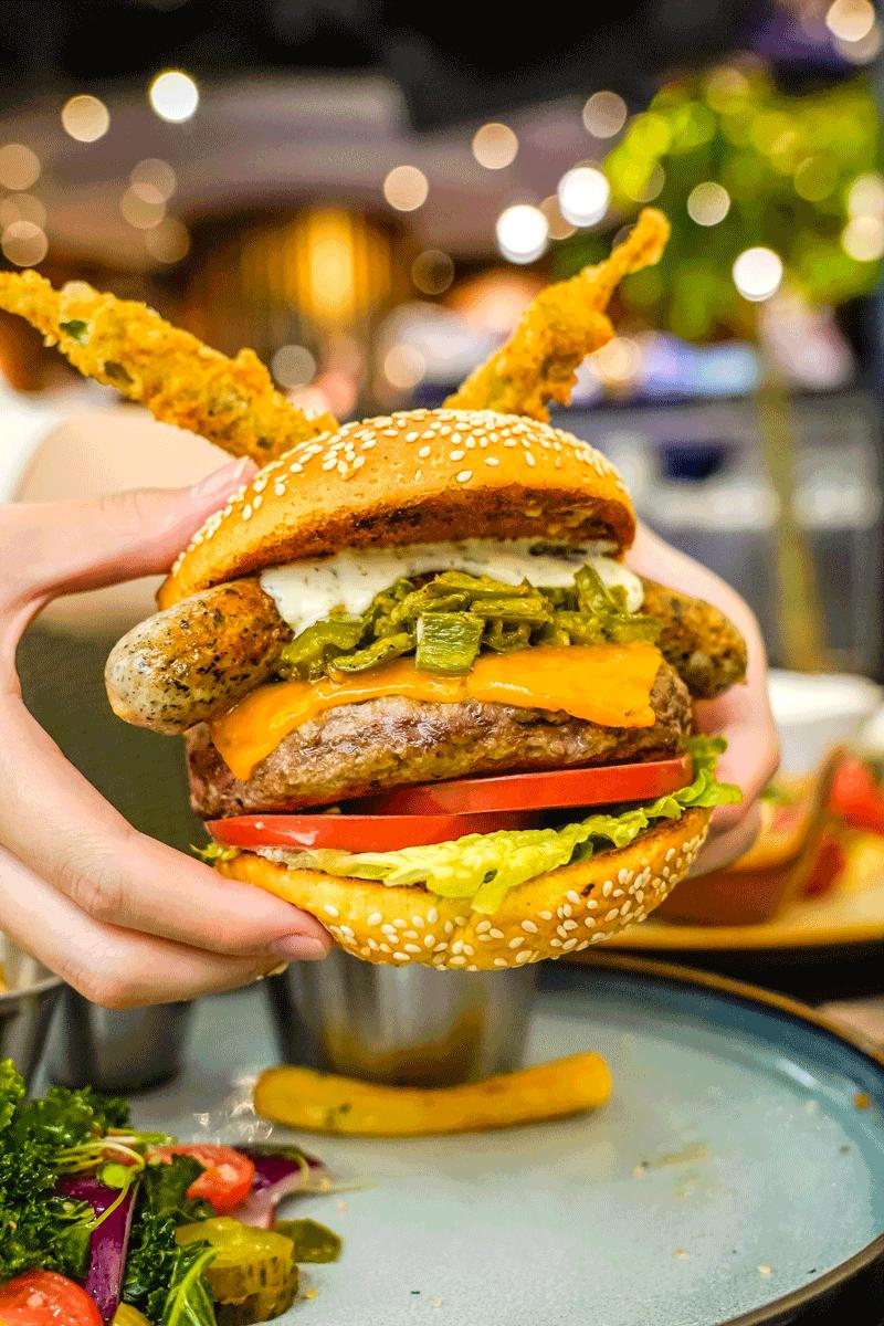 没想到,我竟被1个汉堡电到了……