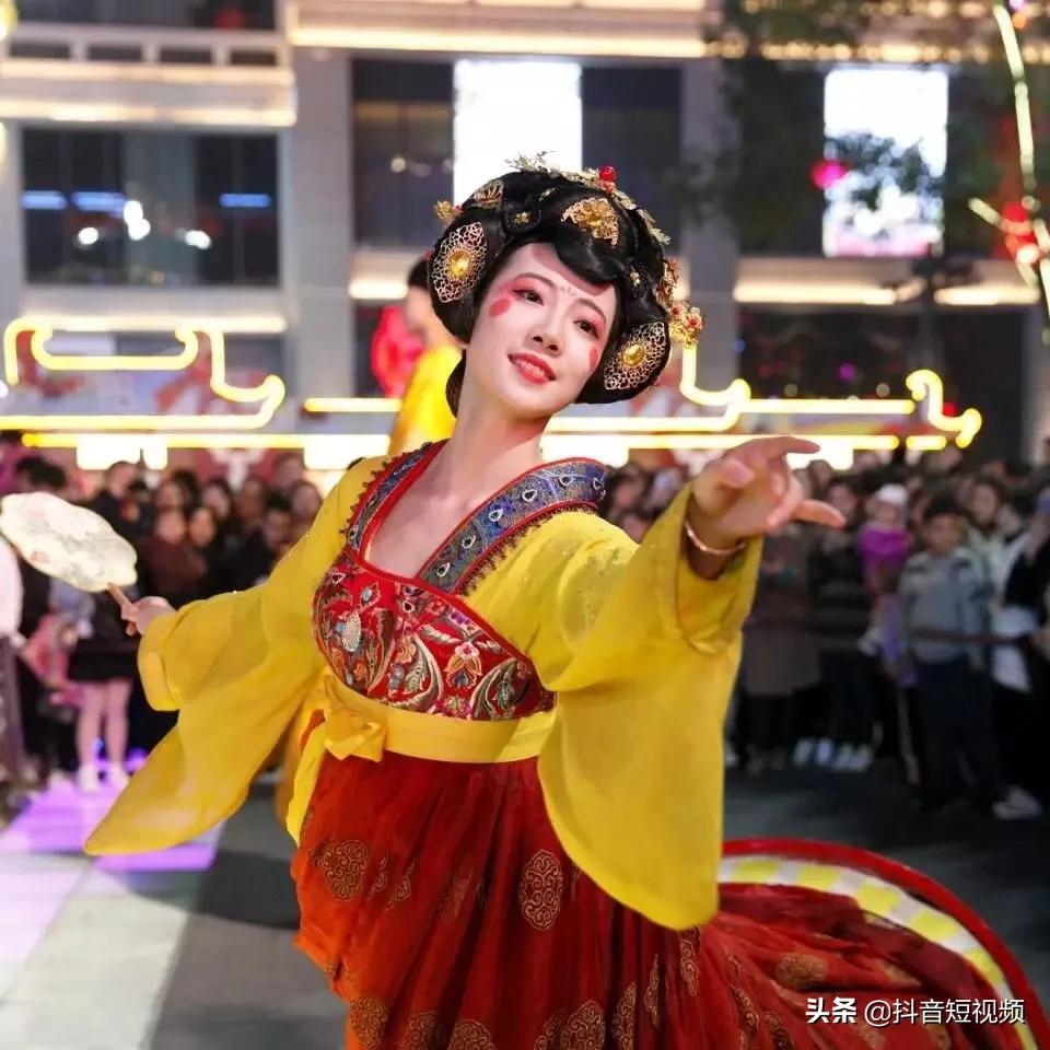 0-100岁的她们｜在抖音，记录生活中的美好微光