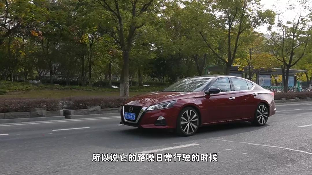 雅阁1.5t和天籁2.0t对比测评,21款天籁对比新款雅阁