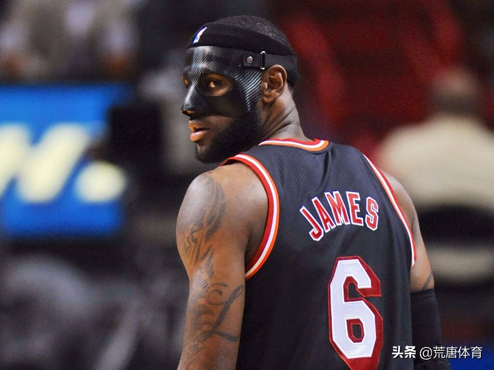 最强nba詹姆斯装备,詹姆斯戴黑面罩是哪一场比赛