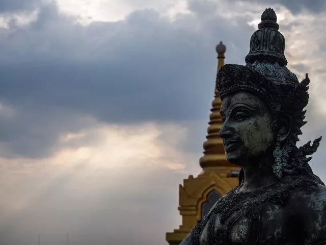 泰国从小就要去寺庙,泰国5泰铢硬币版别