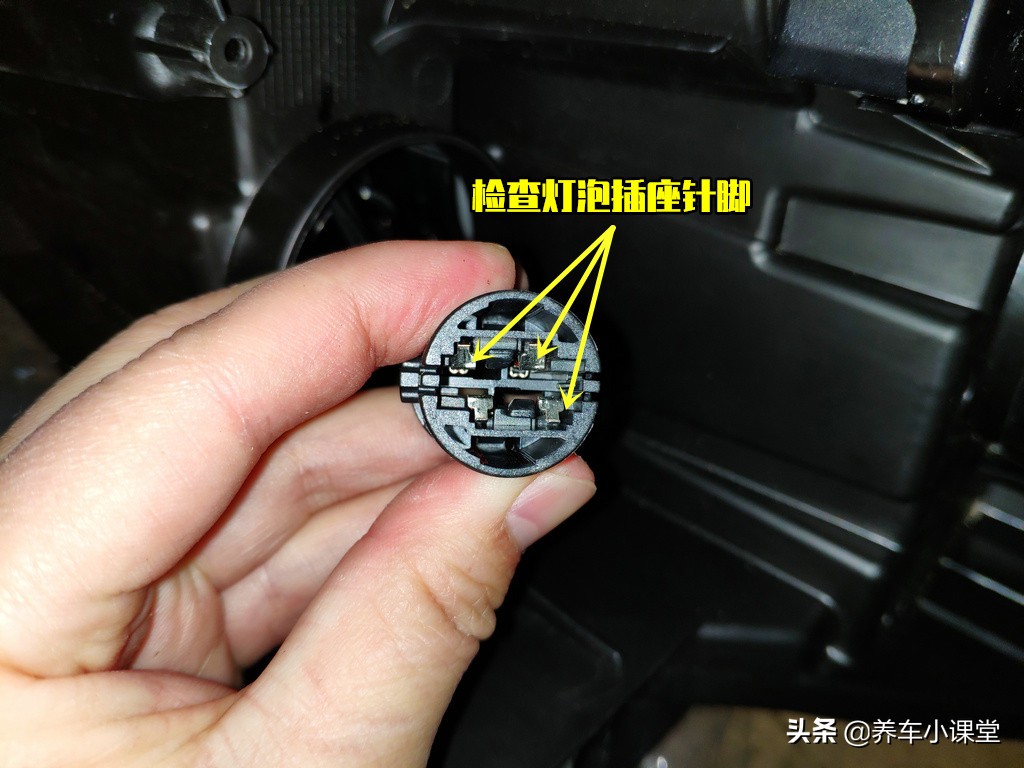 更换汽车大灯灯泡有必要去4s吗,去4s店换近光灯泡