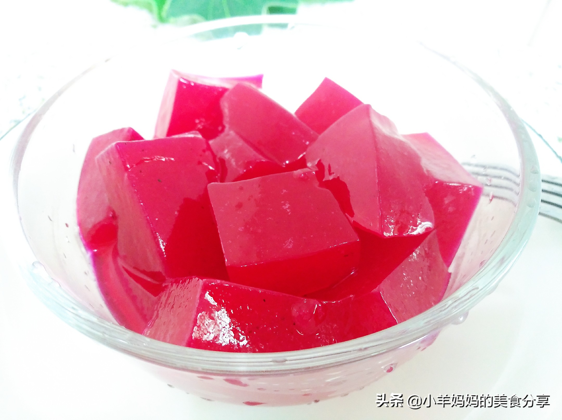 怎么在家做火龙果白凉粉,苹果凉粉火龙果凉粉