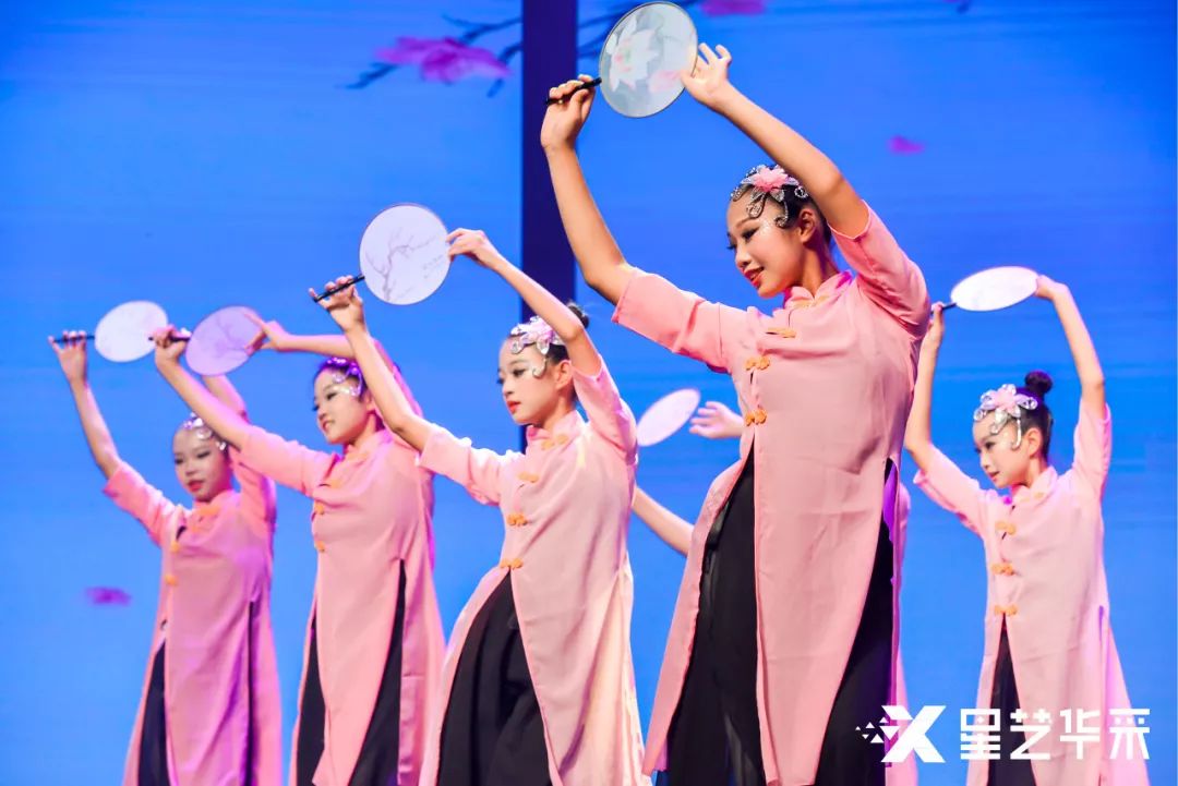 鐢ㄨ垶韫堜紶閫掓瀬鑷寸殑鍥介鍙ら煹,鑳戒綋鐜颁腑鍥藉浗椋庣殑鑸炶箞