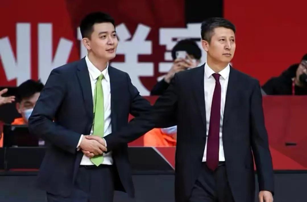 杨鸣郭士强评价杨鸣视频,郭士强离开辽篮和杨鸣有关系吗