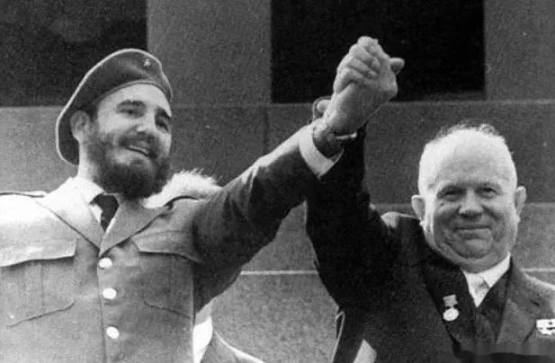 卡斯特罗纪实视频,卡斯特罗的精彩瞬间