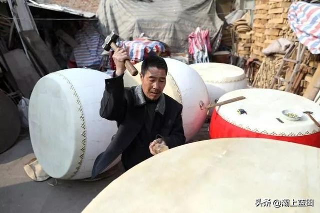 西安两兄弟坚持手工制鼓20年,手工制作民族纹样鼓