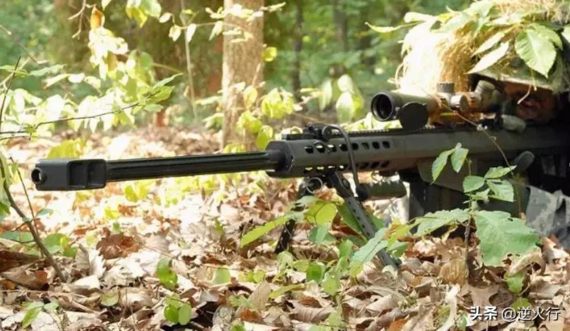 重量超过100斤的反坦克步枪，*弹子**比手还长，上膛动作就像上发条