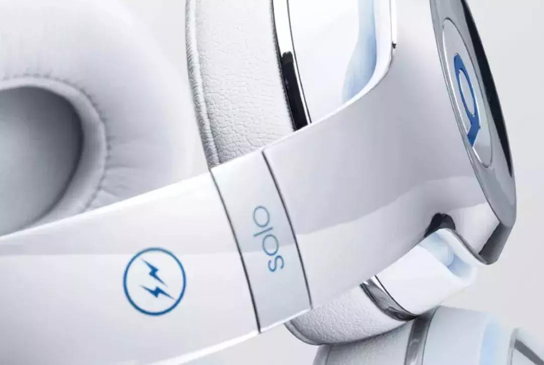 一款让你远离嘈杂环境的耳机,耳机能包容你所有的情绪