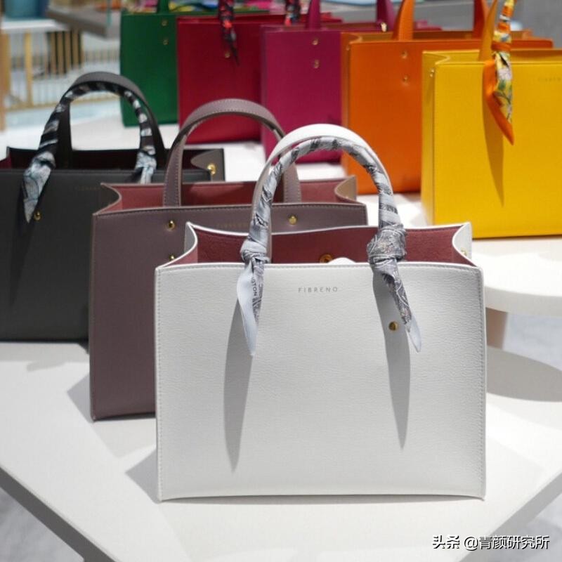 轻奢小众包包种草好看高级不撞款,10款时尚圈最受宠的轻奢包包