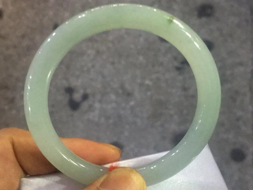 翠友想要的手镯,翠性明显的翡翠手镯的图片及价值