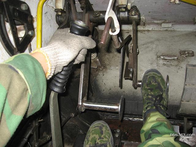 开坦克很威风吗,开坦克驰骋沙场