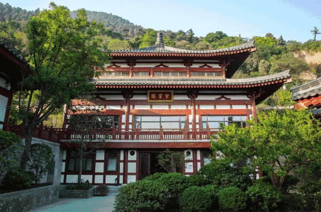 西安杨贵妃同款泡池酒店,杨贵妃西安温泉