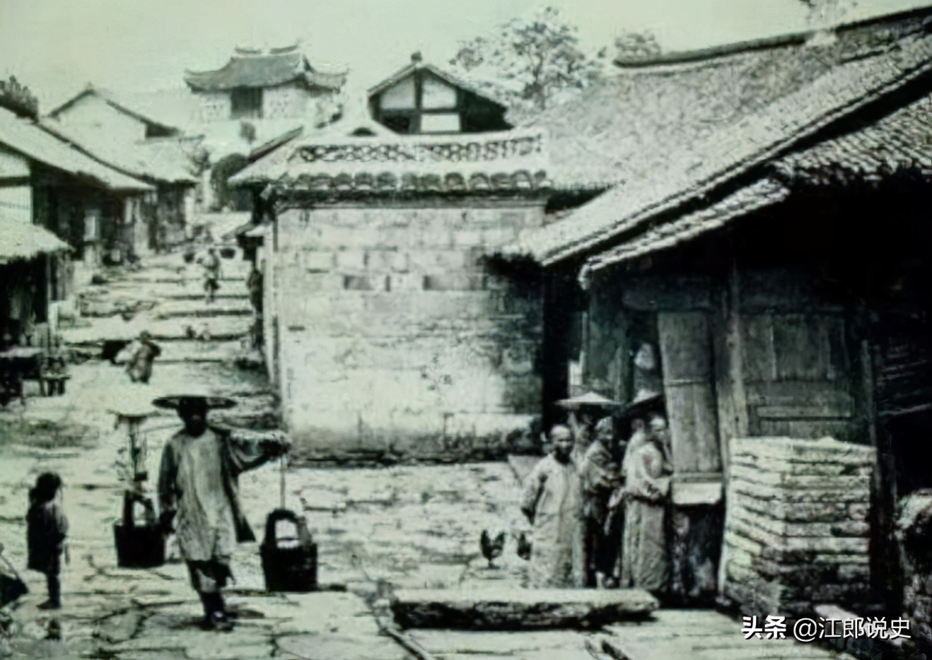 *振华苏**：5年剿匪27万人，后被授为上将，去世后骨灰洒在南海