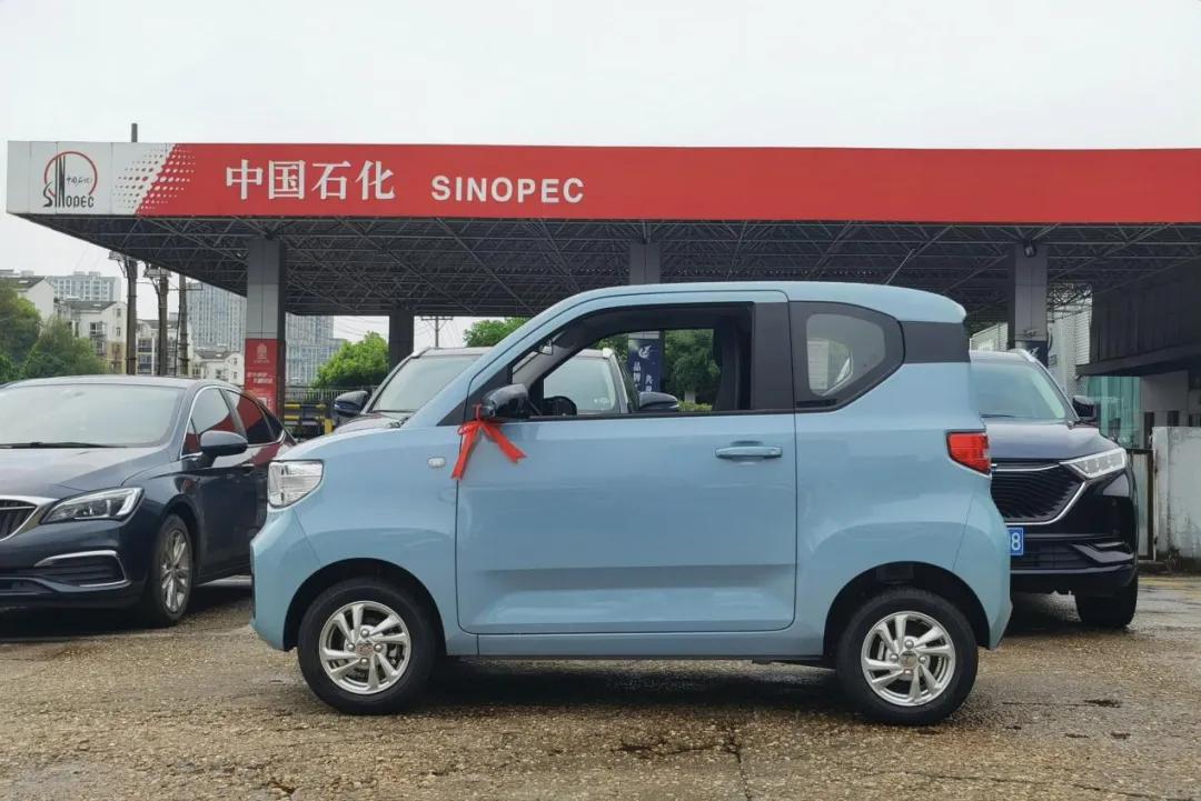 五菱宏光minievgameboy版,五菱宏光minievgameboy版实车