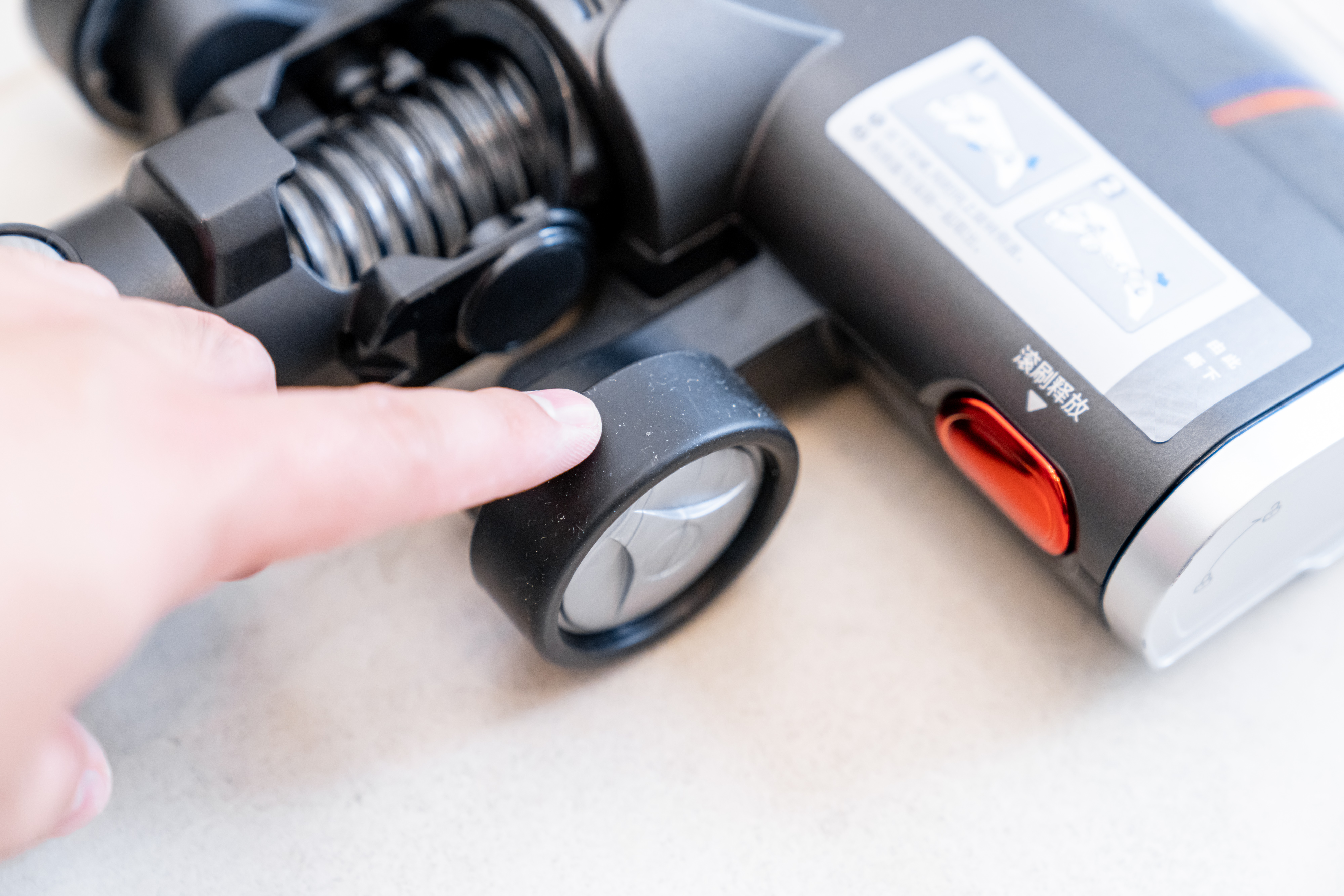 吸尘器强力清洁全家,家用无线吸尘器全屋一机更高效