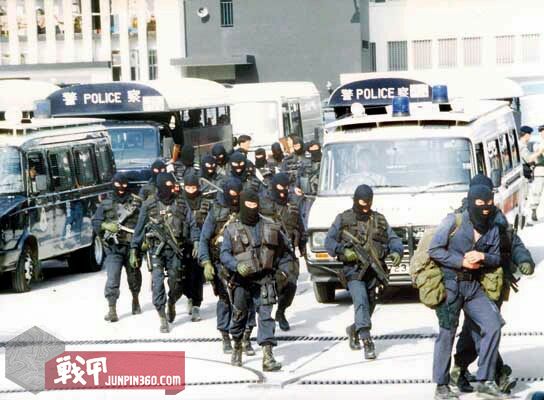 「战甲轰鸣」飞虎队队员最惊险的一刻，不小心踩上了一颗*榴弹手**