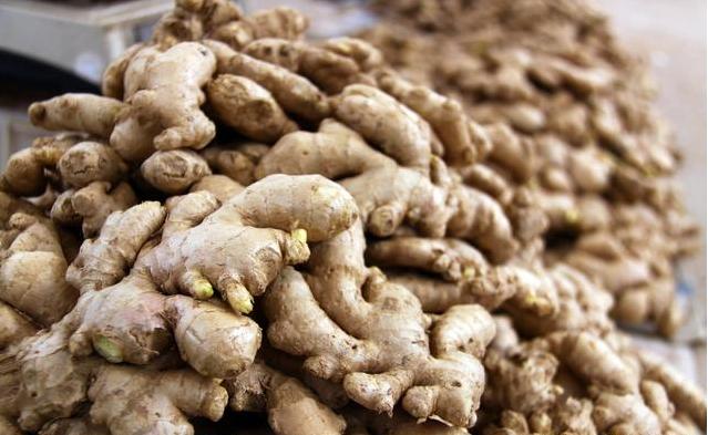 养鸡，教你一个快速鉴别鸡感冒的方法，和治疗的土方，干货分享