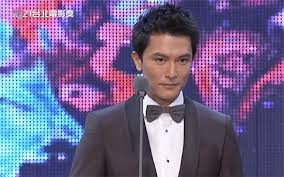 邱泽身价多少亿,邱泽资料及照片