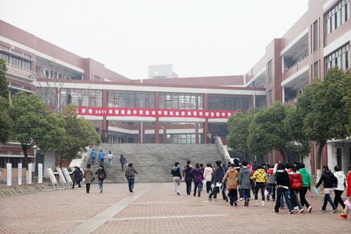 桃李不言下自成蹊:江苏省锡山高级中学