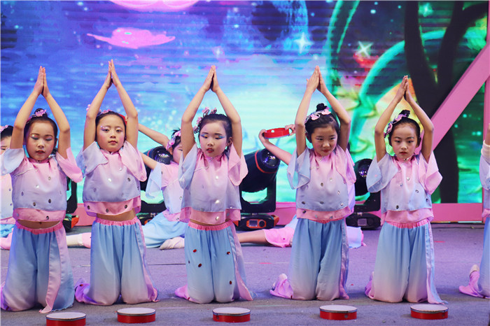 迎新年庆元旦舞蹈活动方案,庆元旦迎新年喜庆舞