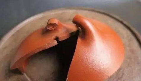 紫砂壶盖摔两半镶银修补,紫砂壶盖钮用胶水修补