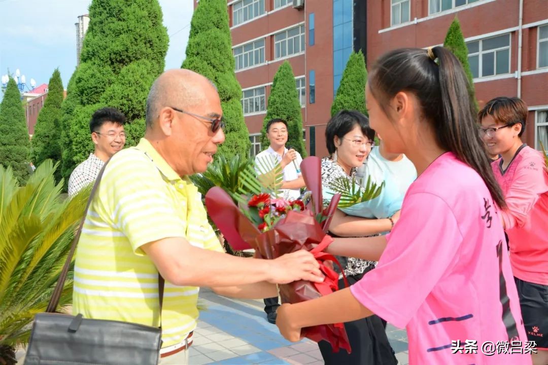 相约孝中足球场，共建两岸友谊桥——“走进山西，感受...