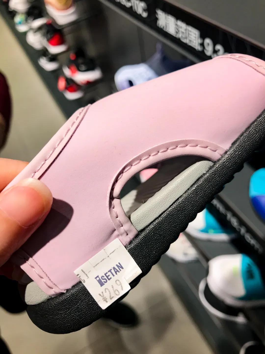 儿童哪一款凉鞋最好,哪个牌子的儿童凉鞋好穿推荐