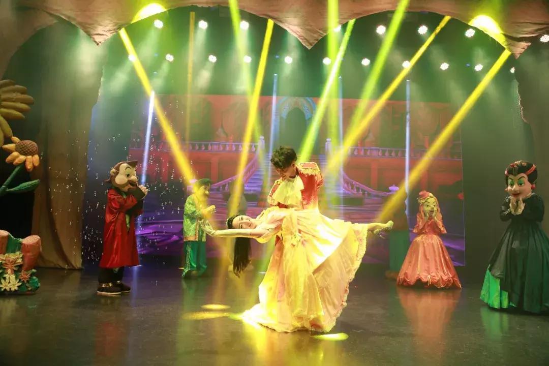 世界童话故事灰姑娘的故事,全世界的灰姑娘的故事