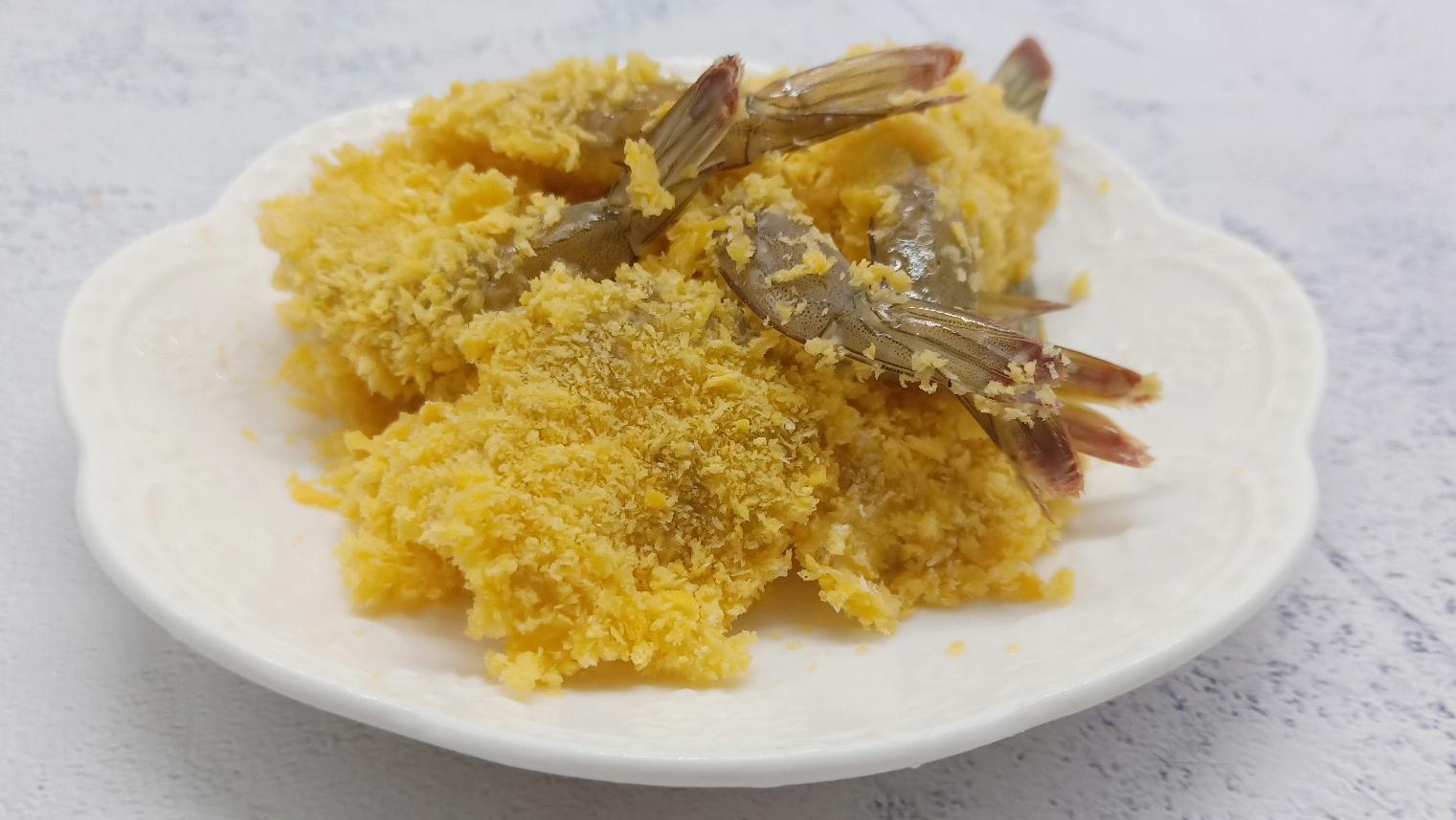 油炸虾酥脆的方法有面包糠,油炸虾是不是要裹面包糠