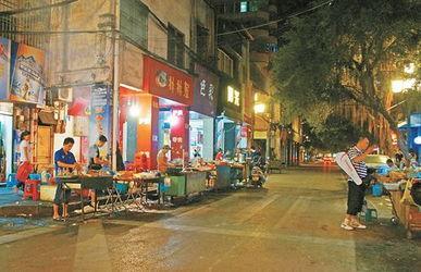 50岁快递员月薪8000,快递员年薪十万有可能吗