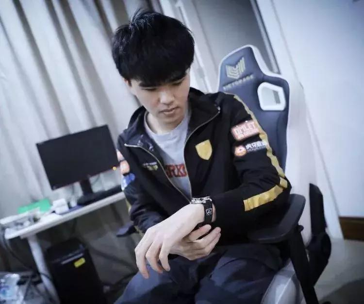 fpx夺冠送皮肤领取地址,fpx夺冠送皮肤了么