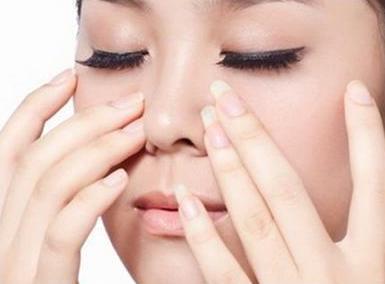 画好眼妆眼线不晕染的关键所在,内双画眼线总是晕染