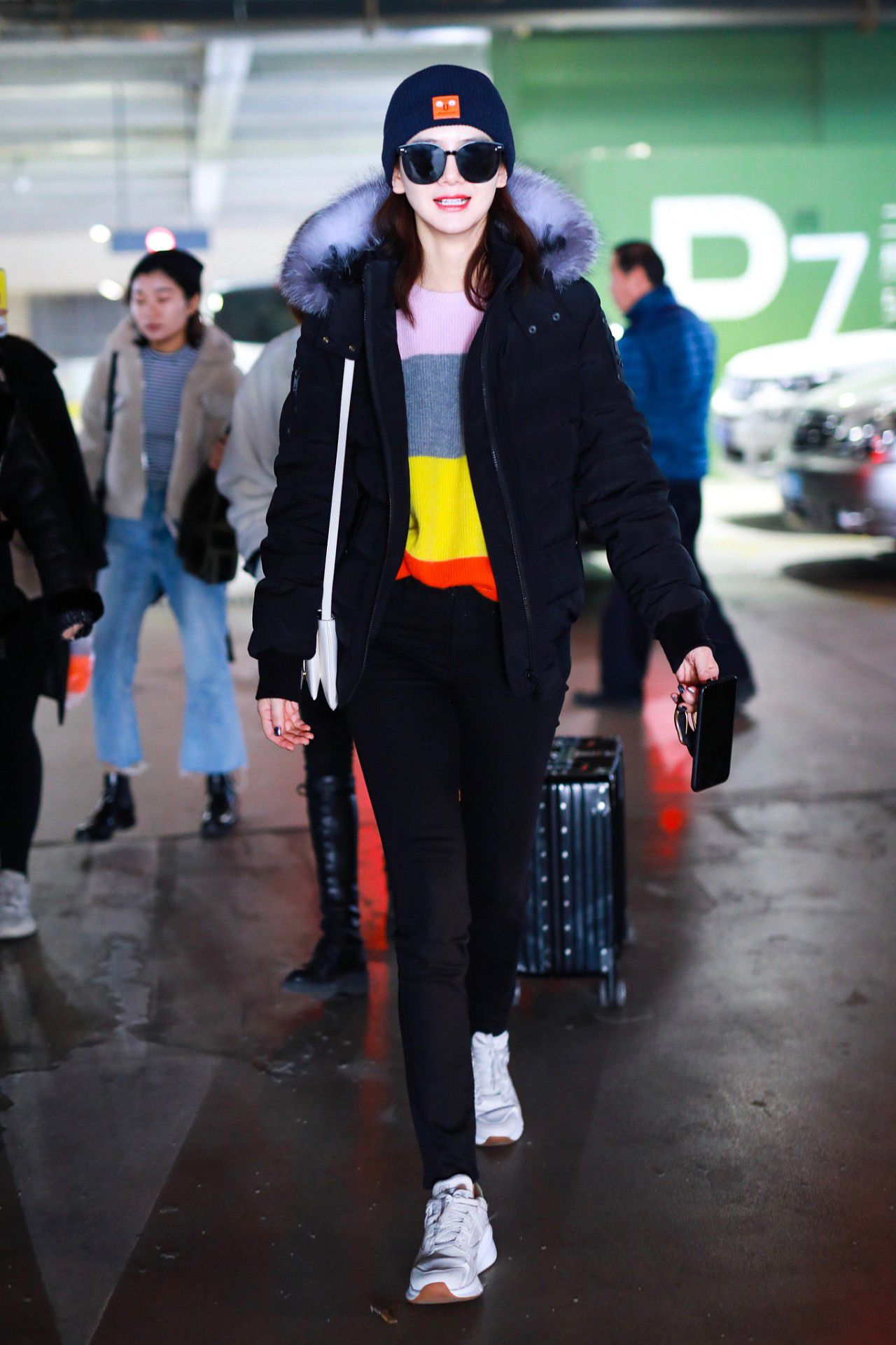 150斤面包服显瘦,面包服加直筒裤