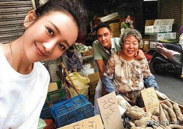 明道抱娃出游父爱爆棚,明道官宣当爸爸照片