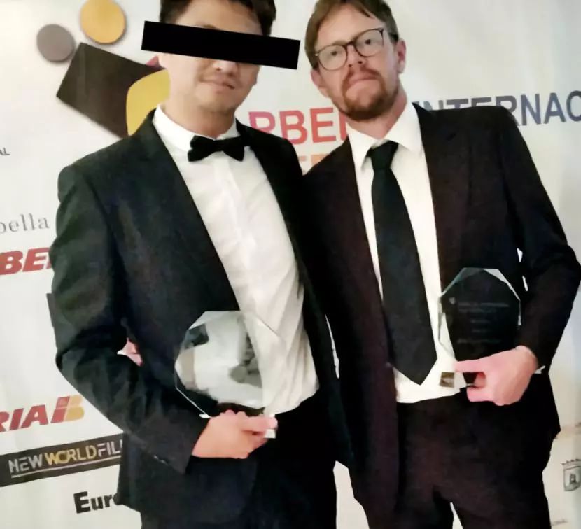 “我，4000万院线电影总导演，入围戛纳，如今在卖火锅底料！”